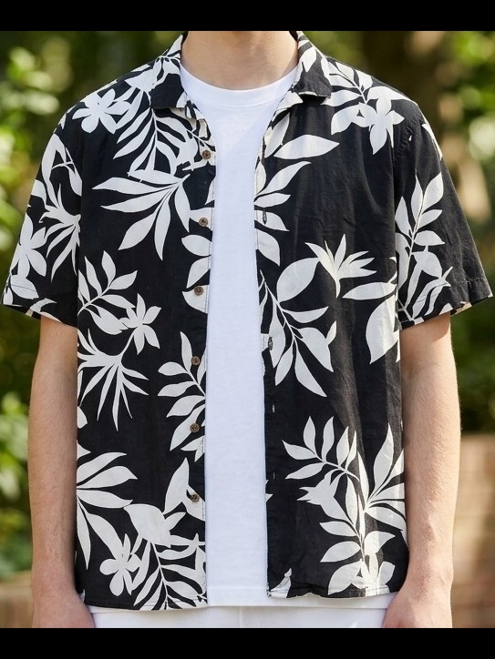 Men's Old Navy Black & White Hawaiian Tropical Button-Down Shirt Large Cotton